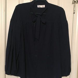 Blouse with neck tie